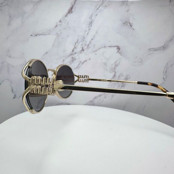 New MIU MIU Sunglasses - Picture 10 of 16